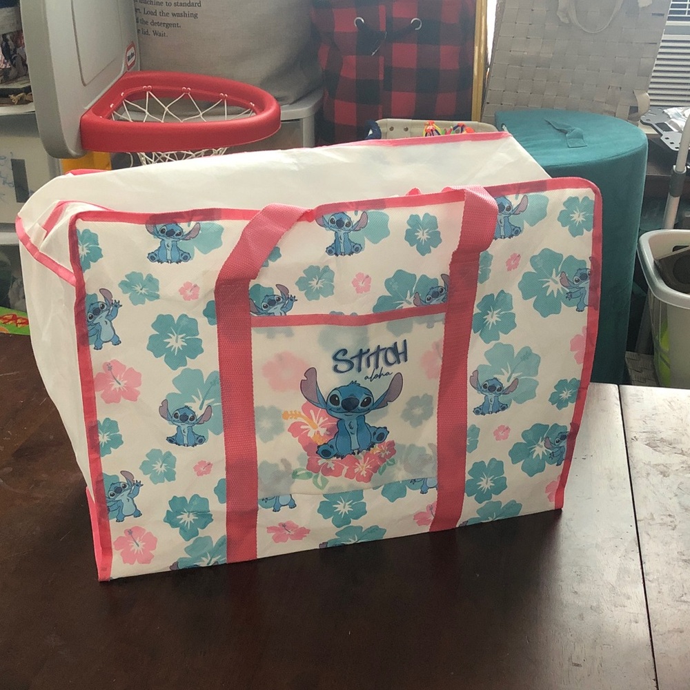 🥧 Disney 100 at Primark Stitch Floral Reusable Tote Bag